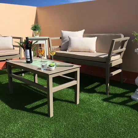 Deluxe 2 * לה לגונה