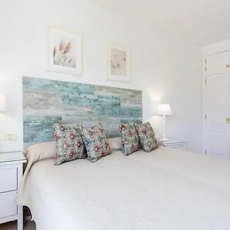 Deluxe 2 La Laguna (Tenerife)