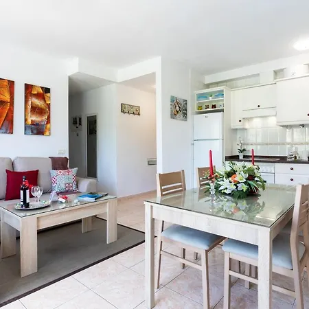 Deluxe 2 * La Laguna (Tenerife)