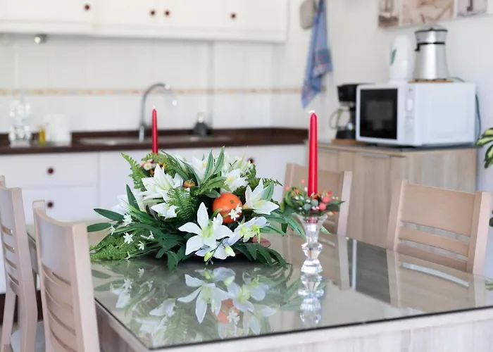 Deluxe 2 * לה לגונה