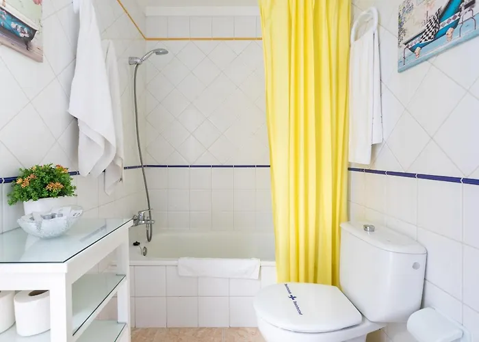 Deluxe 2 * לה לגונה